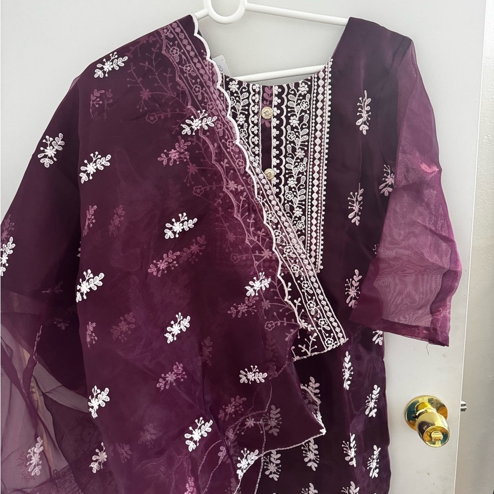 Elegant Purple Embroidered salwar kameez